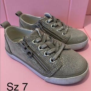 Toddler girl gray slip on sneakers-Sz 7